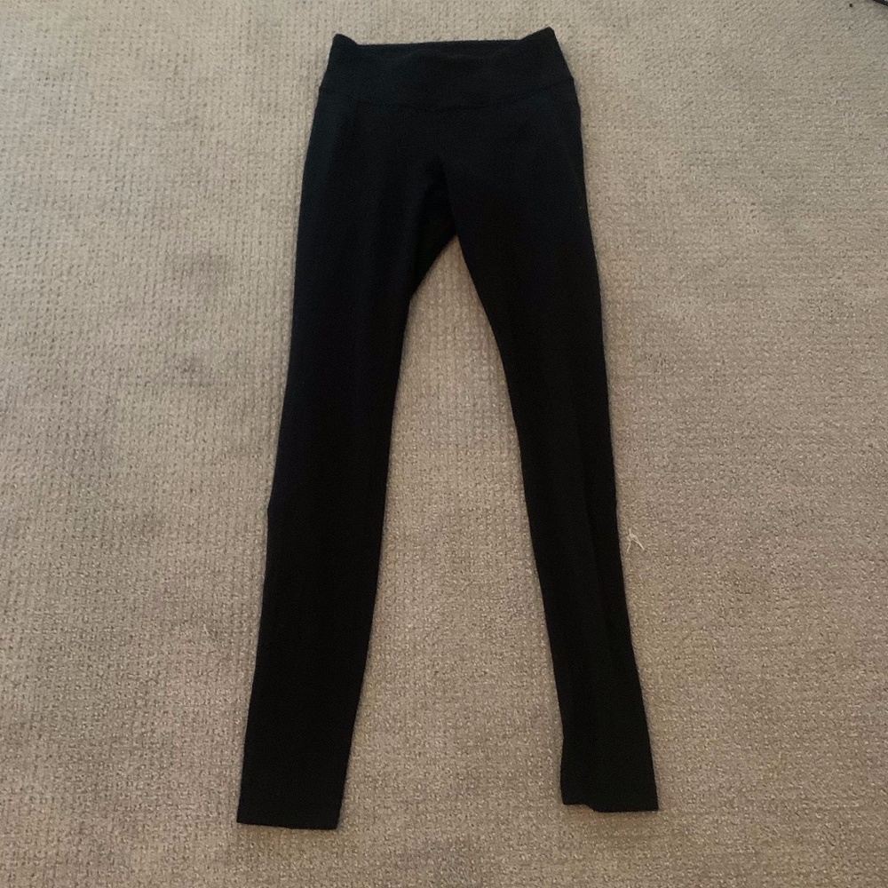 Black Lululemon leggings